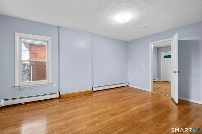 Building Photo - 87 Amity St