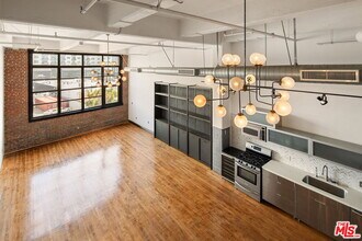 Building Photo - 1850 Industrial St