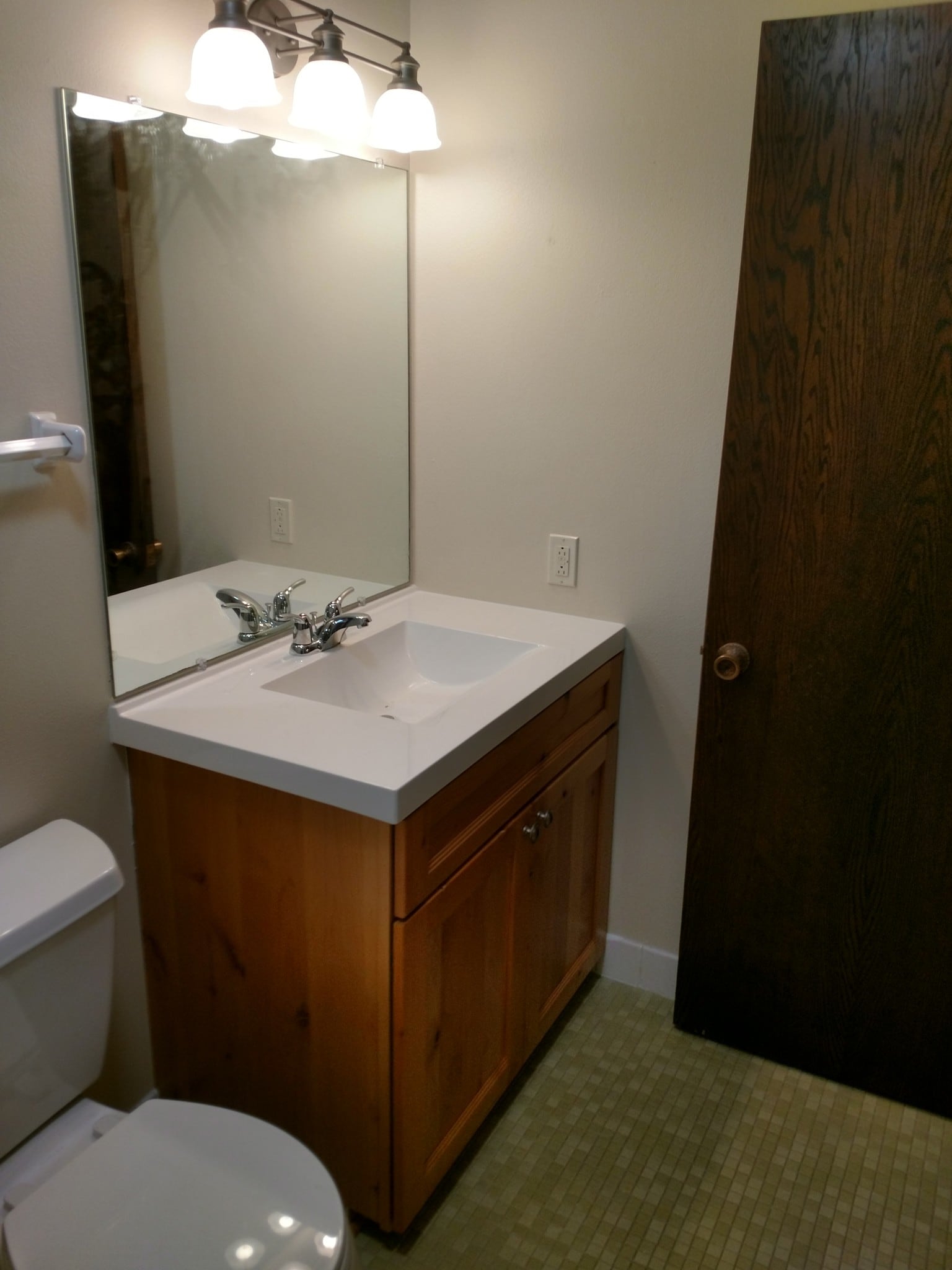 2nd Bathroom - 2076 Chateau Ct
