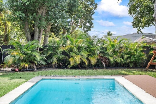 Building Photo - 266 NE 117th St