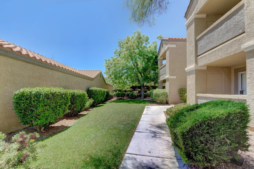 Building Photo - 2300 E Silverado Ranch Blvd