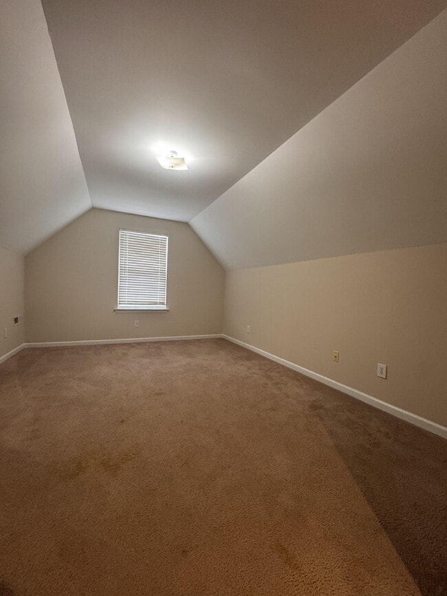 Building Photo - Spacious 4-Bed, 2.5-Bath Home in Mauldin –...