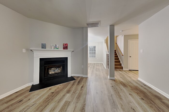 Building Photo - 2521 Mulberry Pond Dr