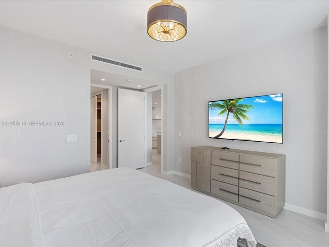 Building Photo - 220 SE Mizner Blvd