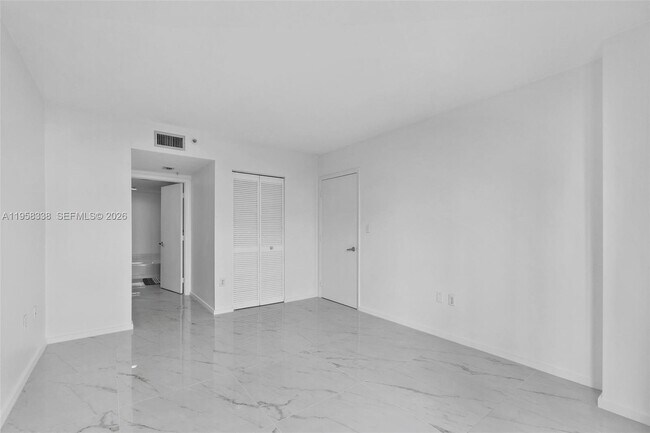 Building Photo - 650 West Ave