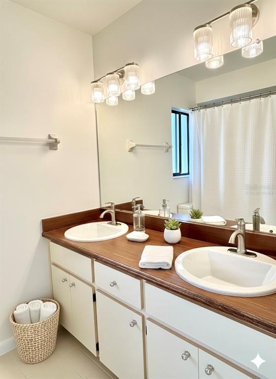 Building Photo - 17 Fenwick Ln