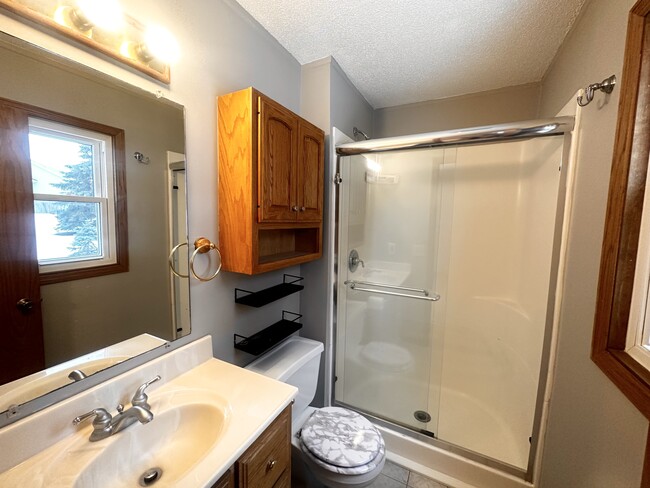 Building Photo - 9403 Lakeside Trl