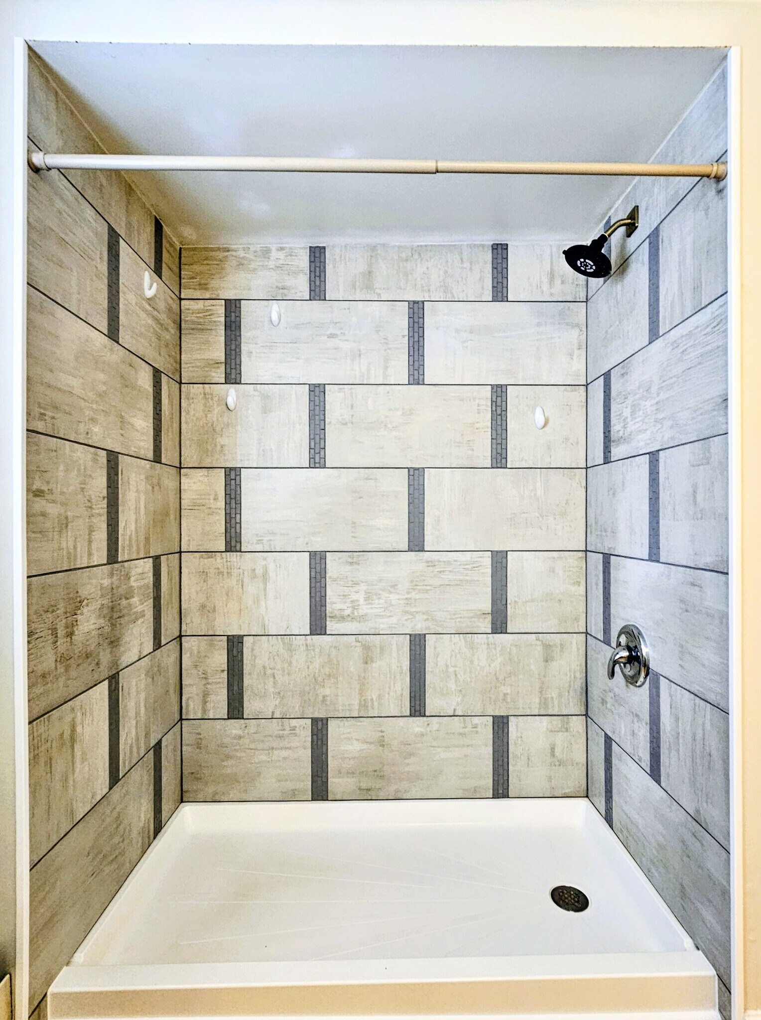 Building Photo - 103 Lincoln Ave