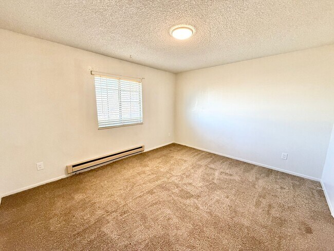 Building Photo - 87 Castle Royal Dr