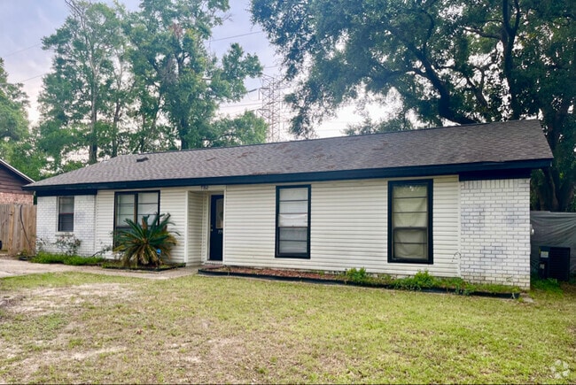 Building Photo - 7752 Deborah Dr