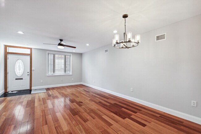 Building Photo - 1717 Annin St
