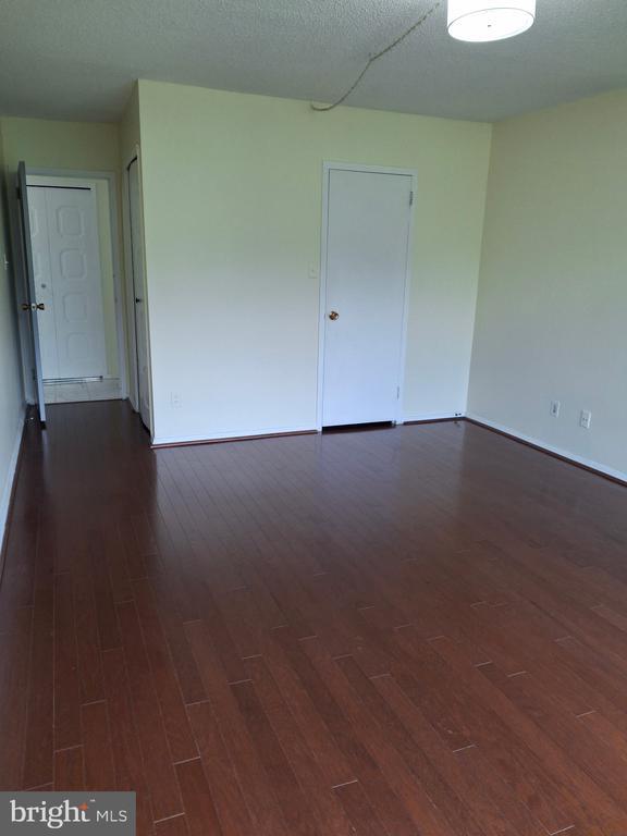 Building Photo - 5225 Pooks Hill Rd