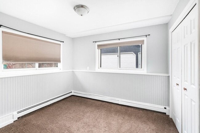 Building Photo - 5116 Ivanhoe St