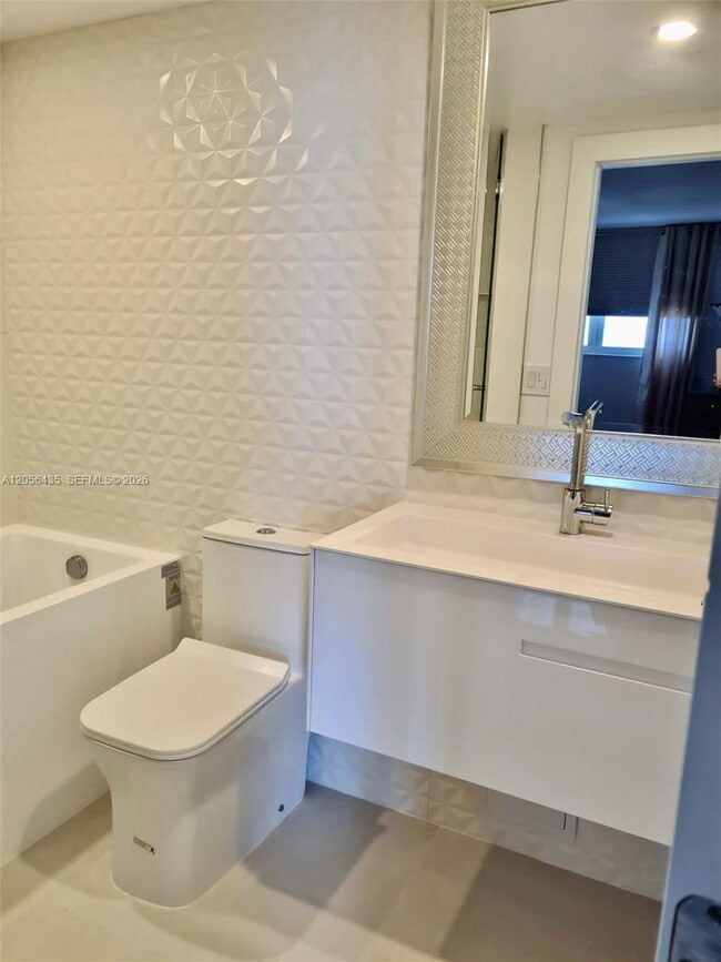 Building Photo - 3001 S Ocean Dr