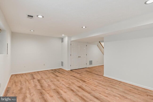 Building Photo - 8373 Millwood Dr