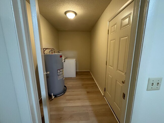 Building Photo - 5041/5043 Shoals Lane