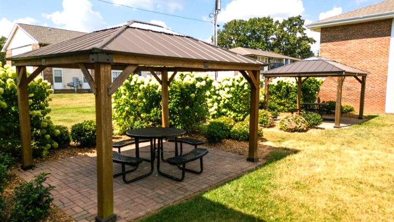 Building Photo - 253 White Oak Rd