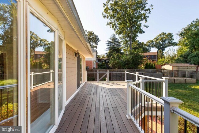 Building Photo - 1208 Forestwood Dr