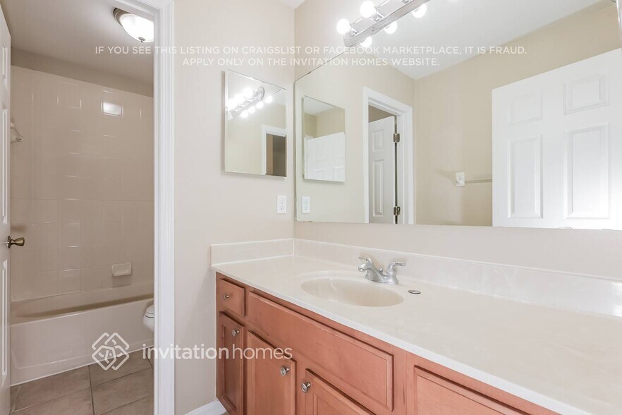 Building Photo - 12069 Warwick Cir