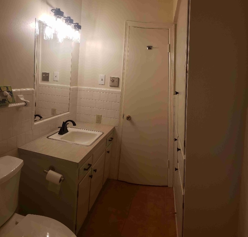 Building Photo - 420 Kim Dr