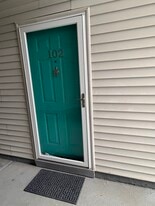 Front Door ( 1st floor) - 102 Stone Hurst Ct