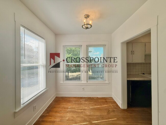 Building Photo - Tour Today! 2 Bedroom 1 Bathroom Upstairs Unit!