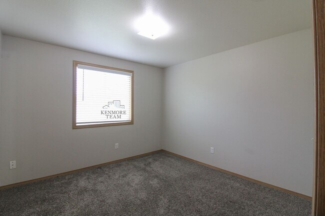 Building Photo - 3 Bedroom, 2 Bath Home in Pasco