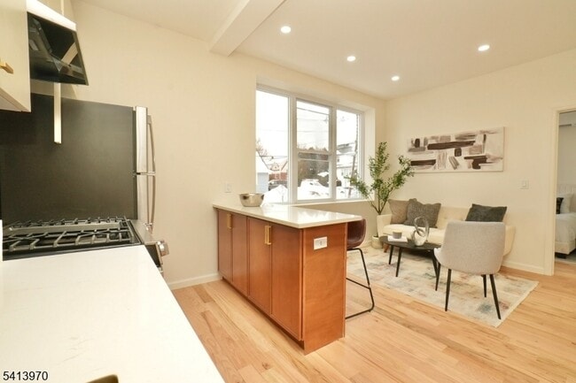 Building Photo - 15 Palisade Ave