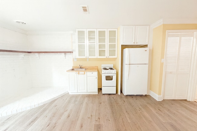 Building Photo - CONVENIENT TO FORT BELVOIR - LORTON TOWNHOUSE