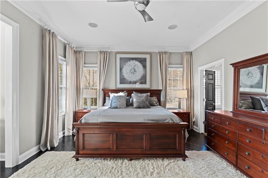 Building Photo - 102 N Cove Dr