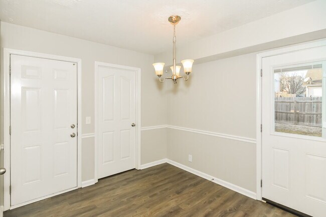 Building Photo - 1230 Shannon Ln