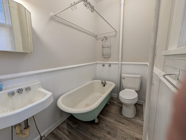 Building Photo - 218 Warwick, Unit A