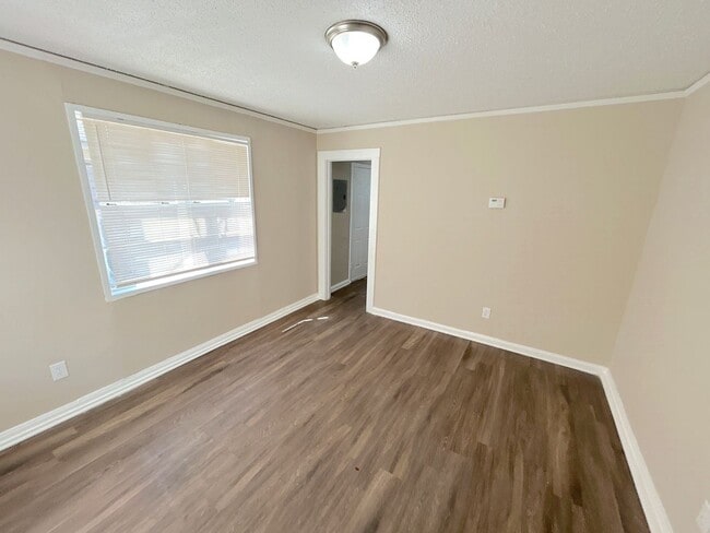 Building Photo - 2312/2314 Norman Ave