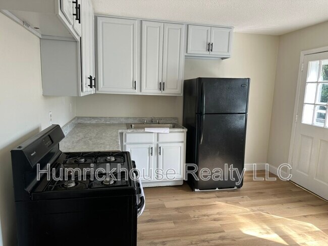 Building Photo - 1554 Rolling Meadow Ln