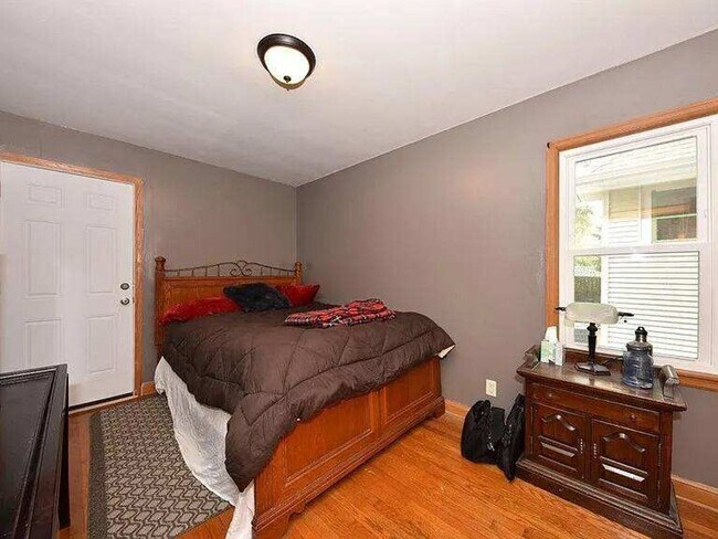 Building Photo - 6317-6319 W Girard Ave