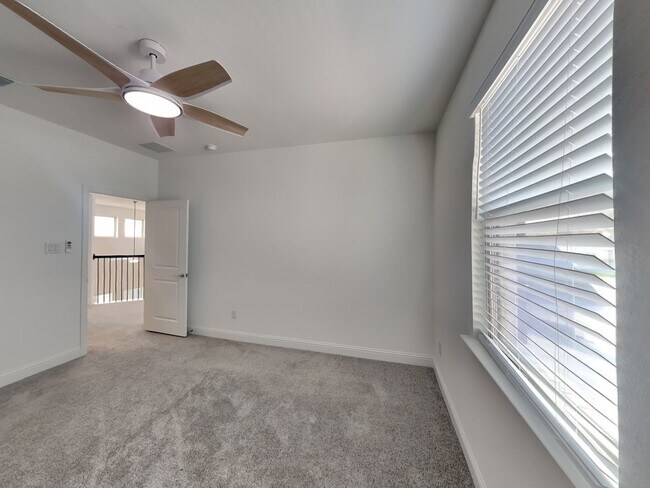 Building Photo - LIVING IN LUXURY! ½ off the first full month’s rent with move-in on or before 11/30/2025.