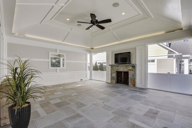 Building Photo - 5br Bethesda Home for Rent