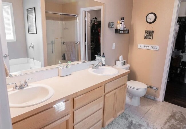 Building Photo - Spacious 4-Bedroom Home with Large Gated Yard Near Cheney & Spokane!
