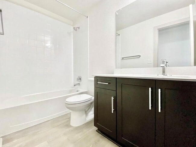 Building Photo - 1005 Winnsboro Lp