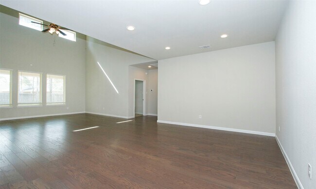 Building Photo - 14120 Sand Ridge Ct