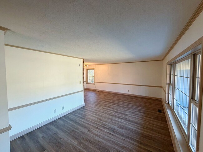 Building Photo - 222 Knox Dr