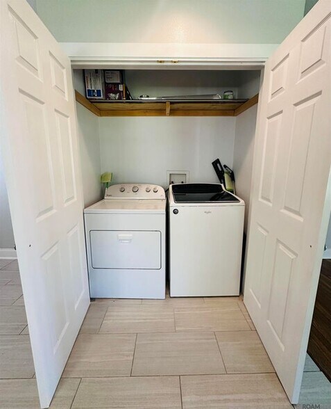 Building Photo - 376 Croydon Ave