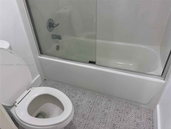 Building Photo - Southwest 115th Place, Miami, FL 33173 - 3 BR 2 BA single-family home