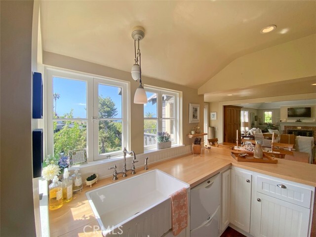 Building Photo - 670 Virginia Park Dr