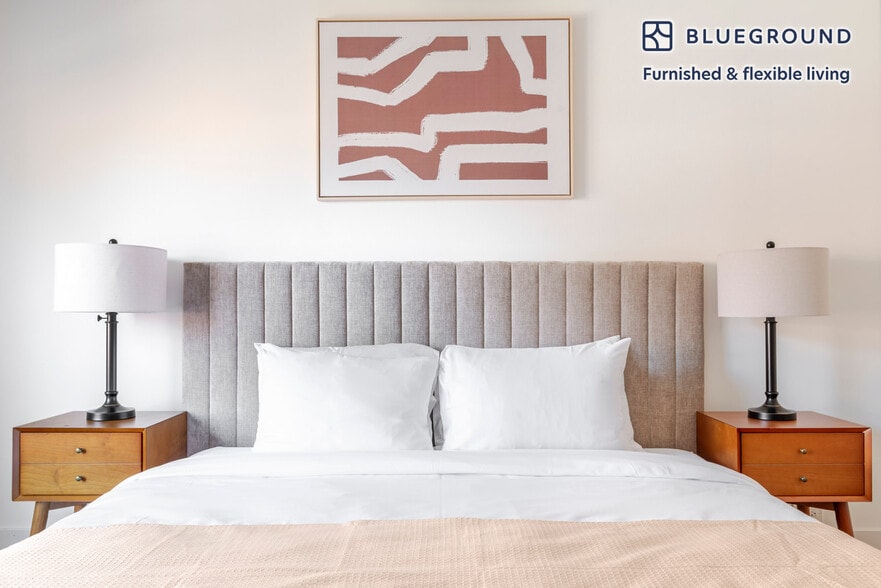 Building Photo - 801 Middlefield Rd