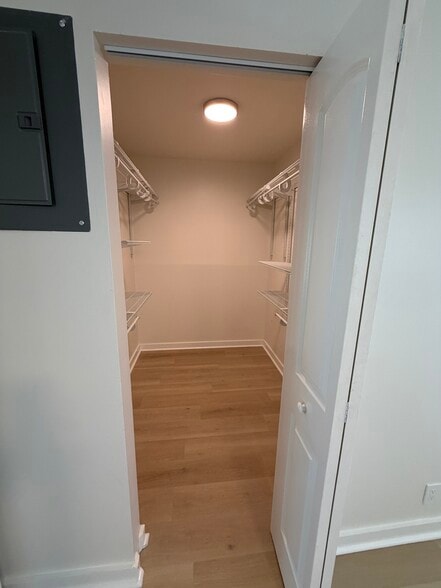 Walk-in Closet - 306 E Ocean Ave