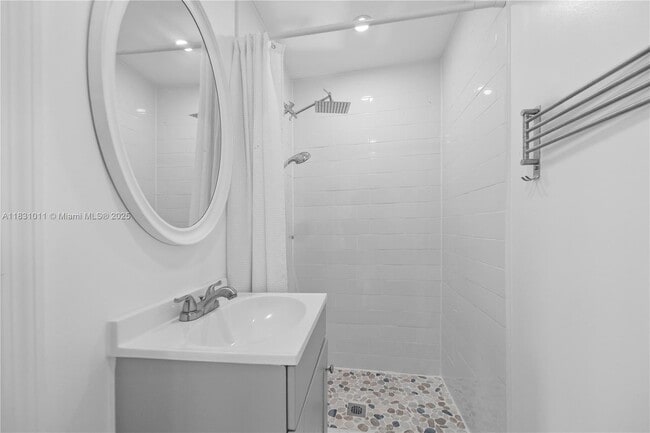 Building Photo - 16400 SW 100th Ct