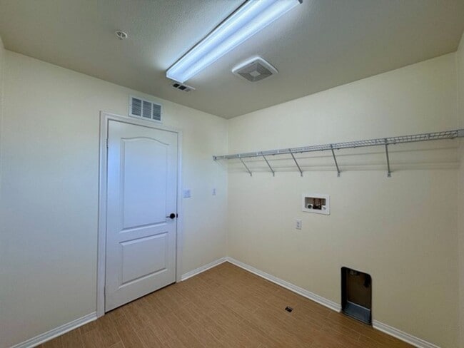 Building Photo - Welcome to this stunning 5 bedroom home fo...