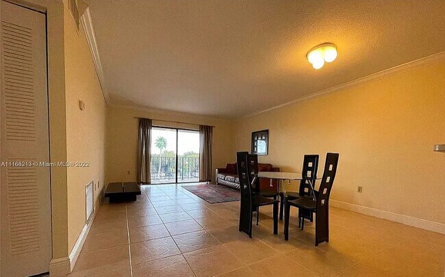 Primary Photo - 10431 N Kendall Dr