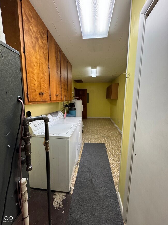 Building Photo - 2010 N 675 E